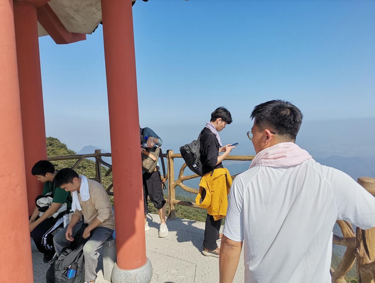 勇攀岑岭，，，，共创未来_公司动态_NG电子游戏